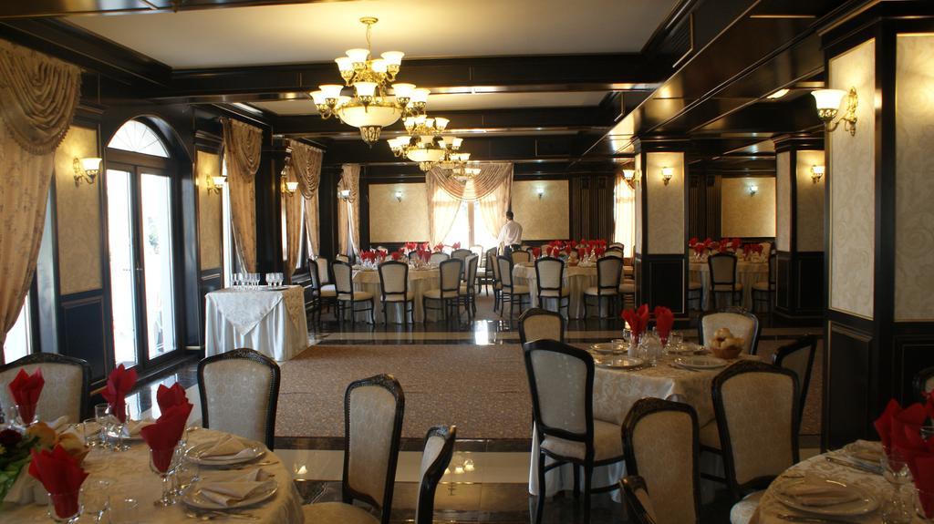 Hotel Premier Class Valea Lupului  Exterior photo